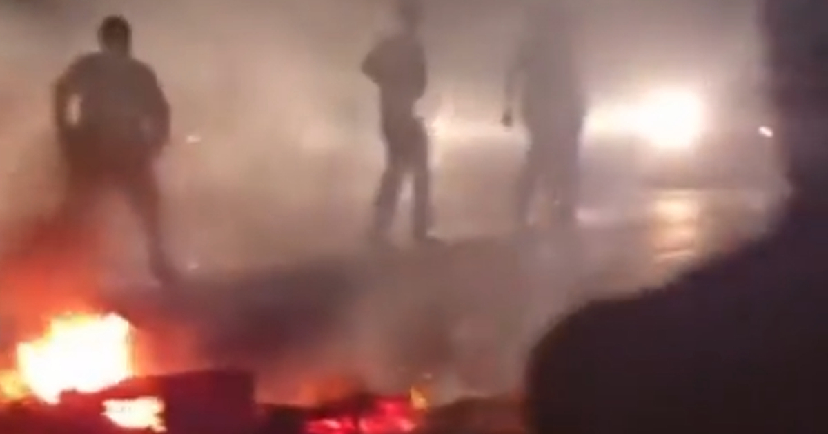 VIDEO Kubanci prosvjeduju, pale barikade... Nemaju struje po 22 sata dnevno