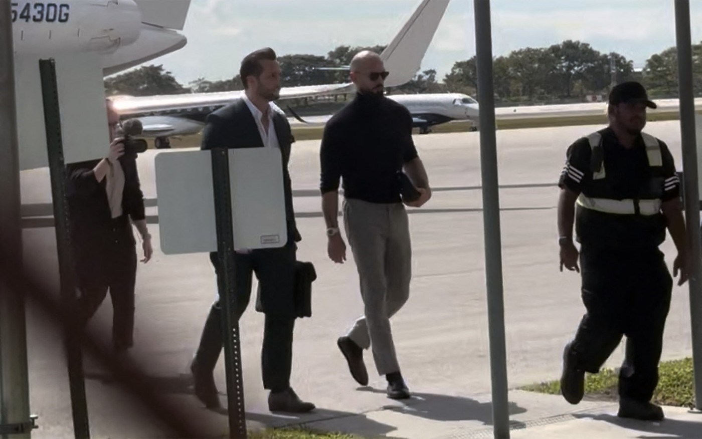 Braća Tate sletjela na Floridu. DeSantis: Niste dobrodošli