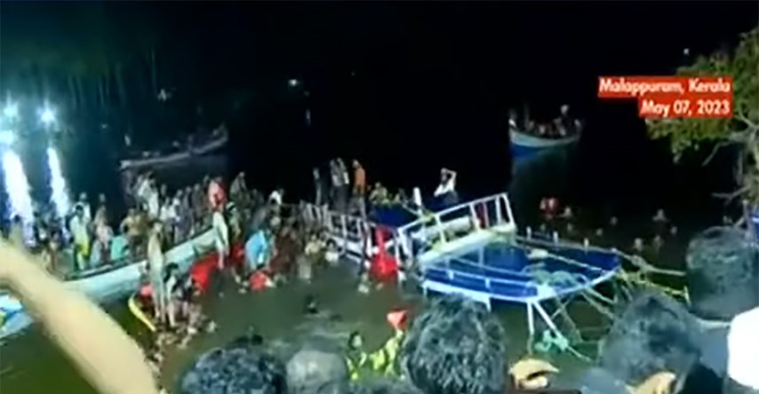 Prevrnuo se brod u Indiji, najmanje 21 osoba poginula, među njima više žena i djece