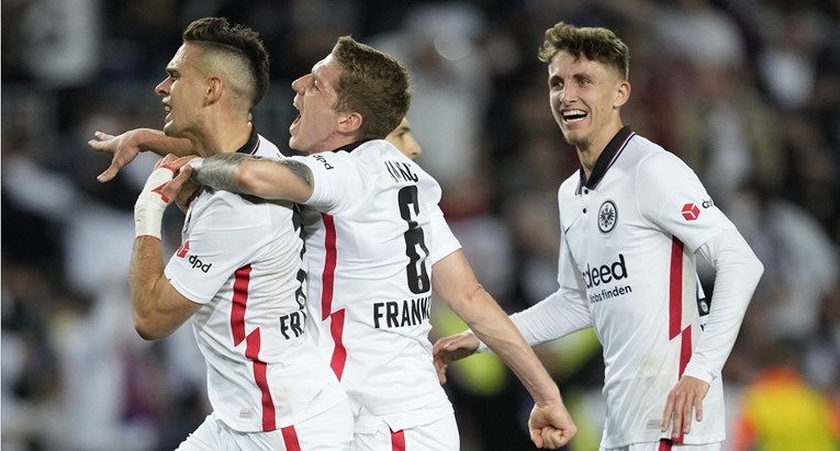 Pogledajte golove kojima je Eintracht izbacio Barcelonu iz Europa lige