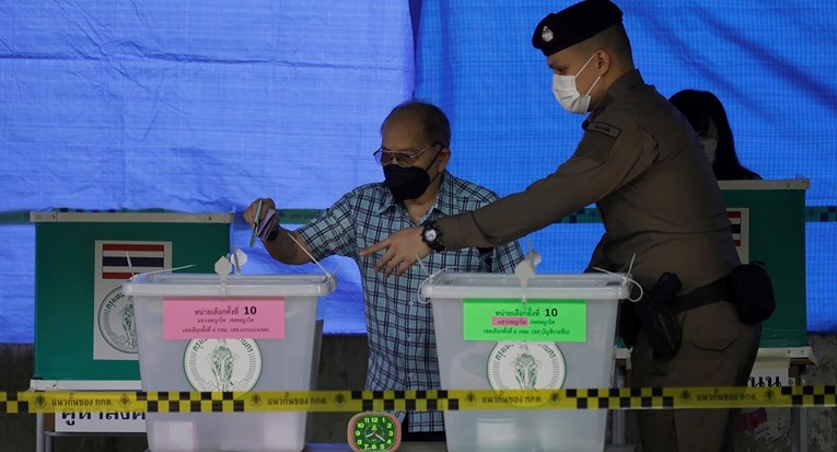 Izbori u Tajlandu: Oporba vodi prema anketama, ali strahuje što će učiniti vojska