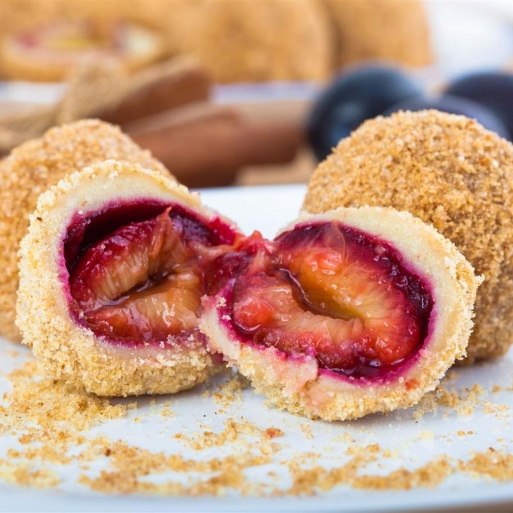 Kako napraviti knedle sa šljivama da ispadnu baš kao bakine? Imamo top recept