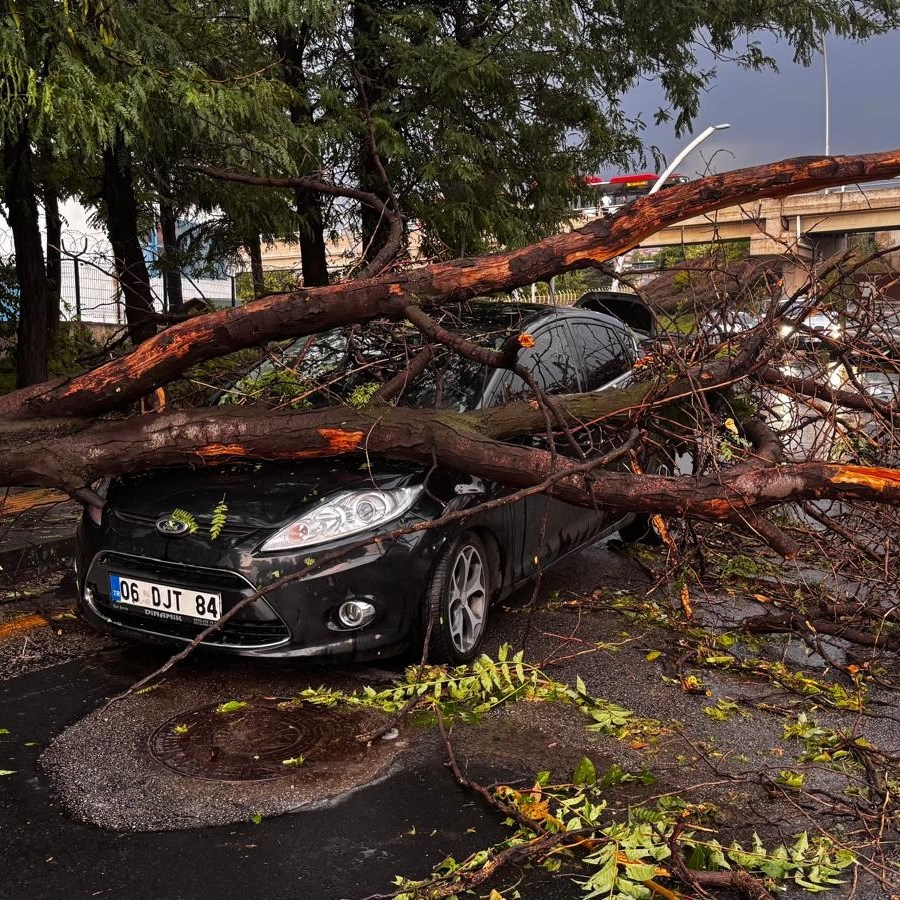 Jaka kiša i nevrijeme pogodili Ankaru, dijelovi grada poplavljeni