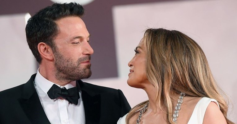 Vjenčali se Ben Affleck i Jennifer Lopez, objavljene prve fotke raskošne ceremonije