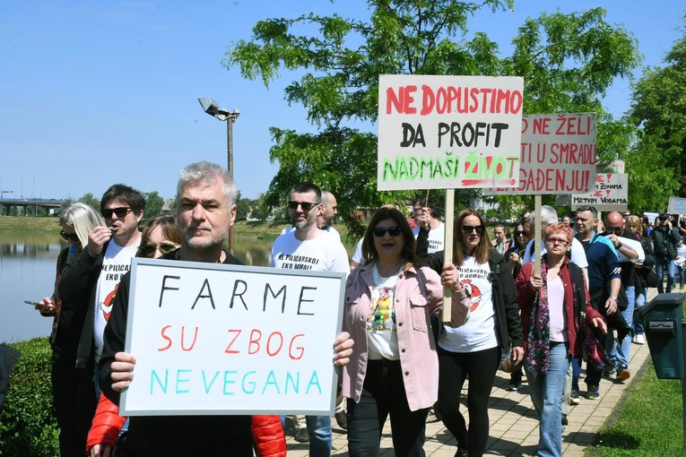 Prijatelji životinja od Vlade traže da peradarske projekte proglasi neprihvatljivima