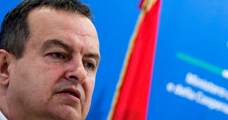Srbija ima pravo podnijeti tužbe protiv hrvatskih vojnih pilota, kaže Dačić
