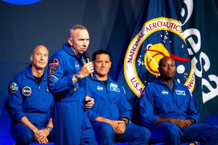 Šef NASA-e kritiziraju jer u novoj posadi Artemisa nema žena