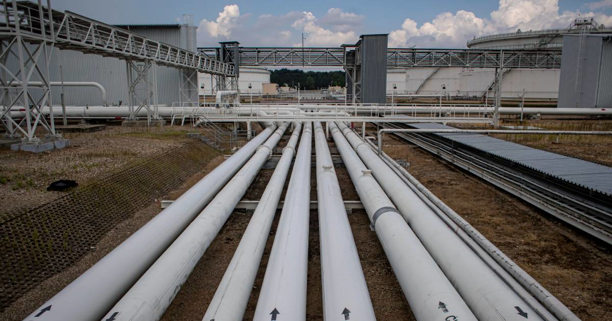 Velika Britanija izuzela naftovod Družba iz sankcija do 2027.