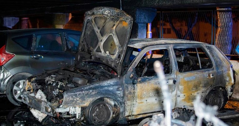 VIDEO Eksplozije i požar u splitskoj garaži, izgorjelo 7 auta i 10 motora