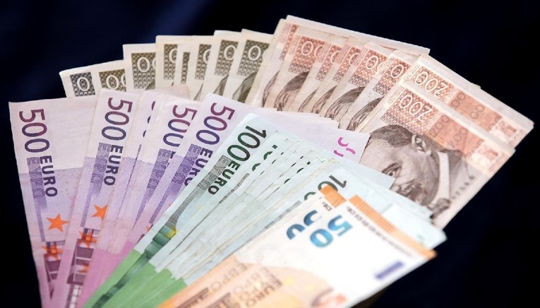 Euro pao na najniži srednji tečaj u zadnja dva mjeseca