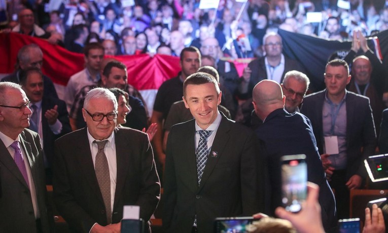 FOTO Penava u punom Lisinskom: Spriječit ćemo zamjenu stanovništva