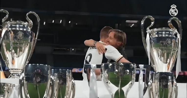 Kroos se fotografirao s 22 trofeja koja je osvojio s Realom. Onda je stigao Modrić