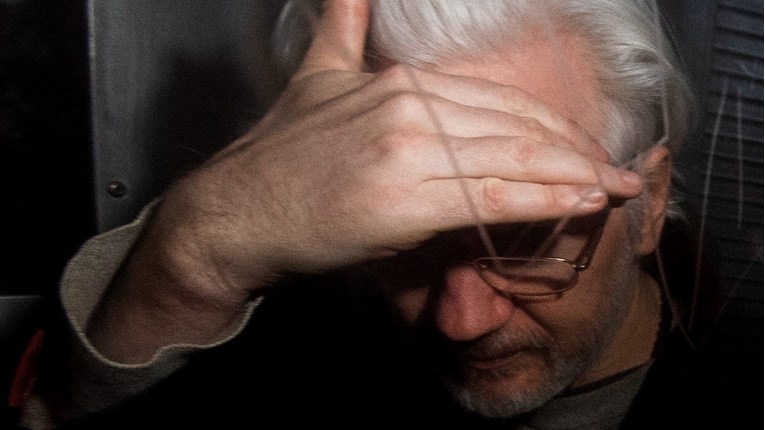 Assangeova doktorica: Htio se ubiti. Gledao je snimku samoubojstva Slobodana Praljka