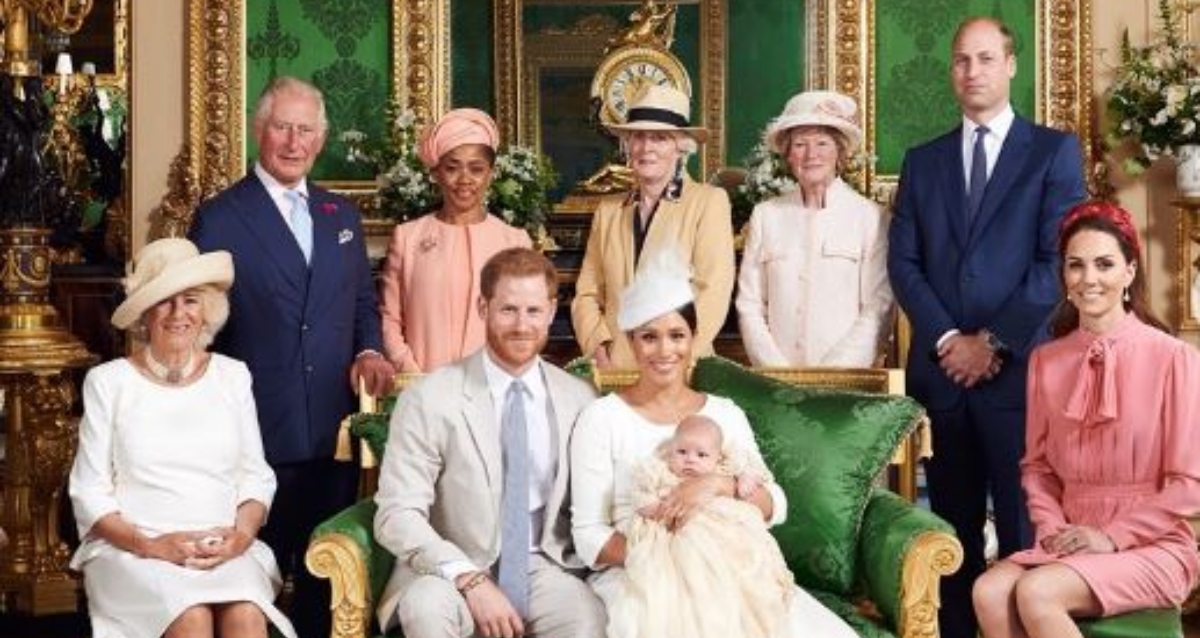 Meghan i Harry objavili fotke s krštenja, maleni Archie je presladak