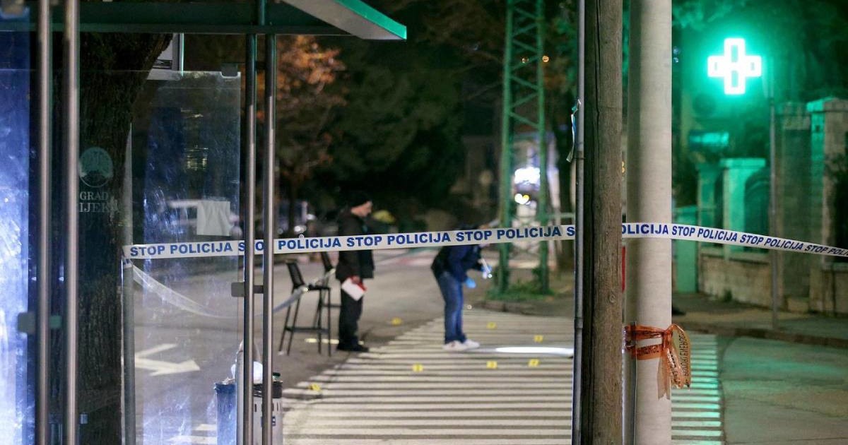 U Rijeci udario ženu, zabio se u parkirane aute pa pobjegao. Traži ga policija
