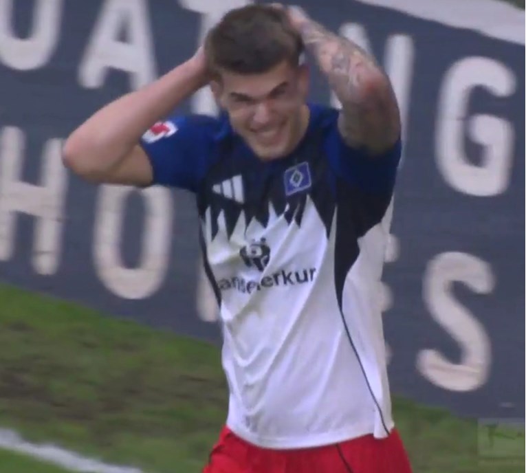 VIDEO Vušković pogodio stativu u remiju HSV-a. Uhvatio se za glavu u nevjerici