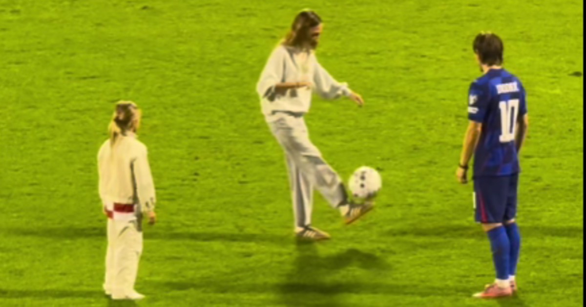VIDEO Modrić na Maksimiru tehnicirao zajedno s kćeri. Njezini potezi postali hit