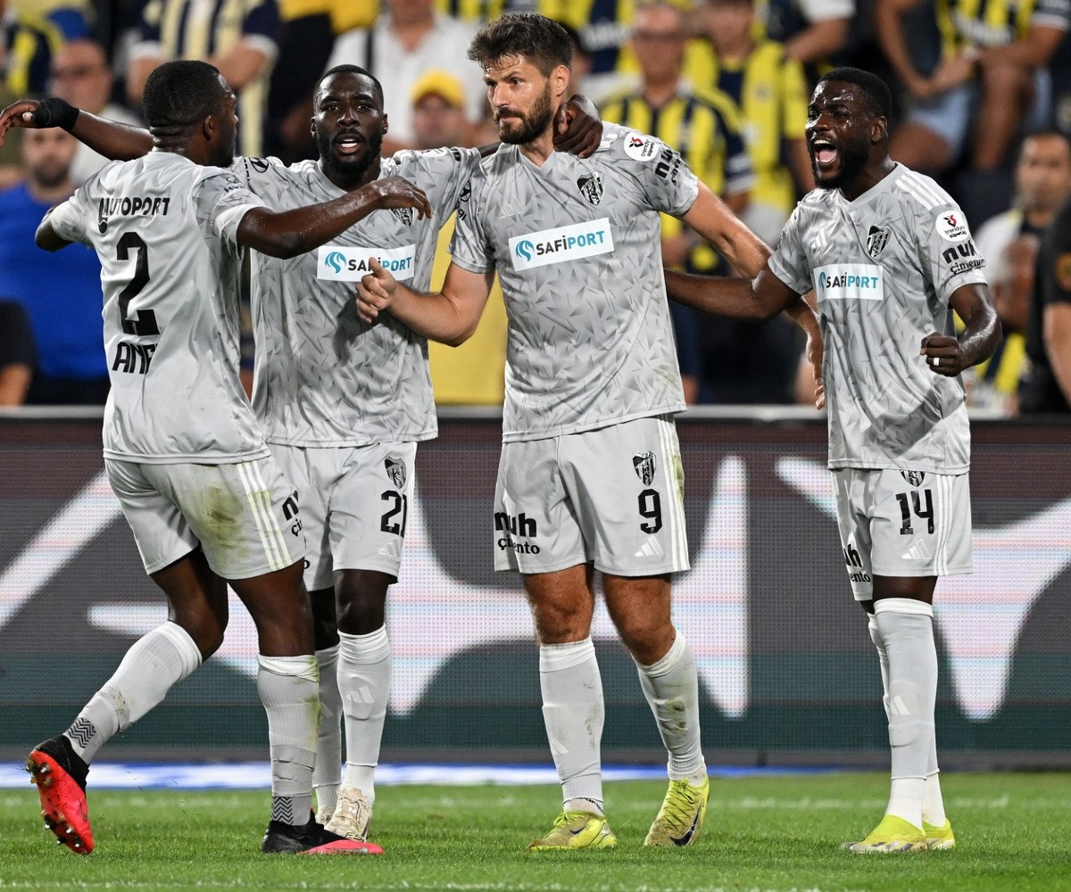 Petković napušta Tursku? Želi ga klub koji lovi Ligu prvaka