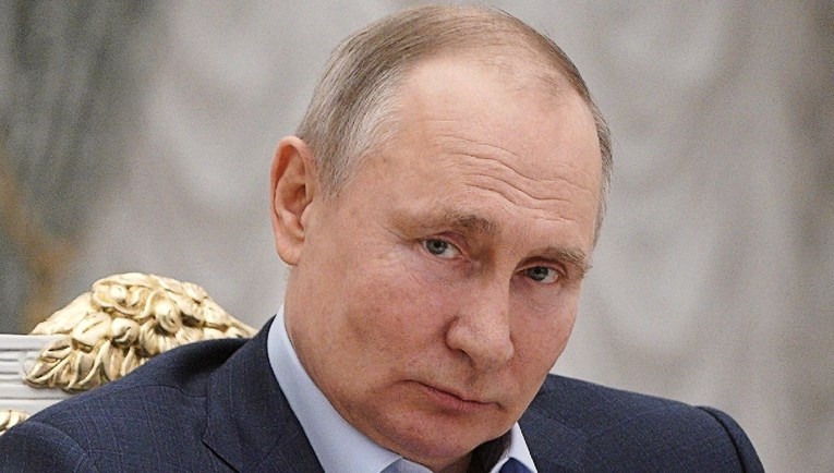 Reuters: Putin ne pokazuje znakove uznemirenosti