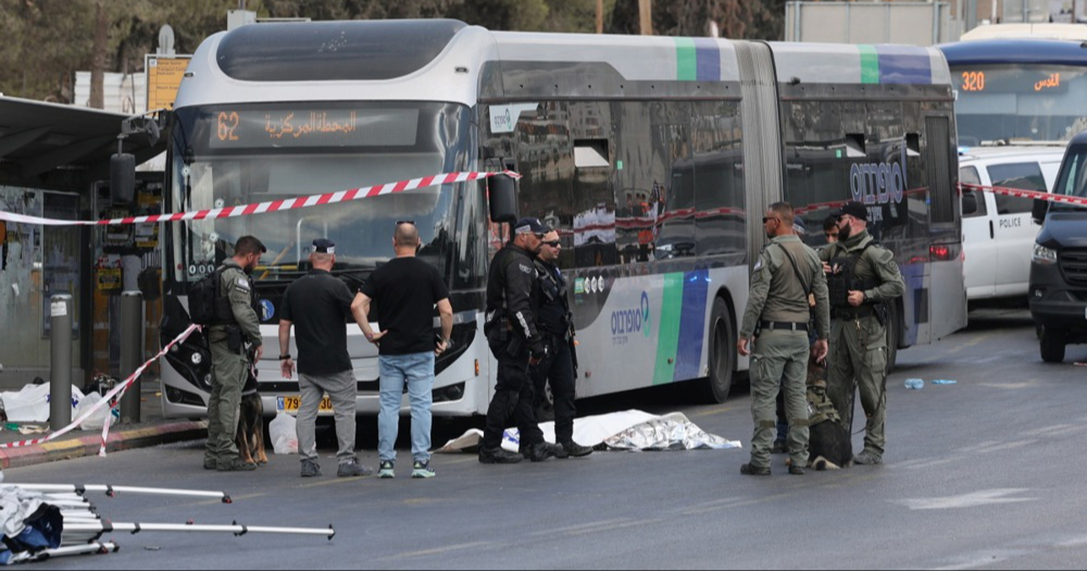 Napadači ušli u bus u Jeruzalemu i počeli pucati. Ubili pet ljudi