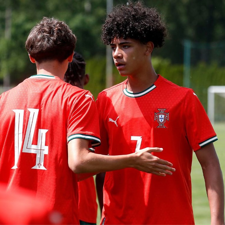 Ronaldov 15-godišnji sin dobio automobil od 230 tisuća eura