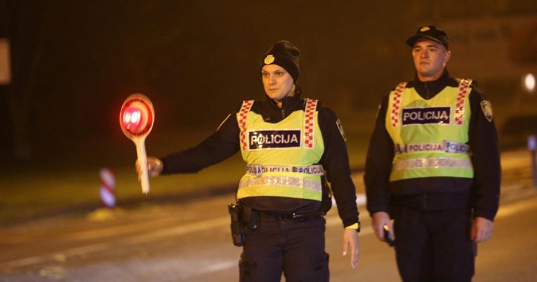 Zaustavljen s više od 3 promila alkohola u krvi, u autu imao pušku i pištolj