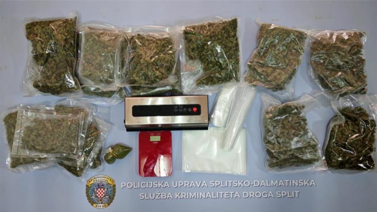 U Splitu uhićena dvojica dilera. Jednom našli 400g speeda, drugom sedam kila trave