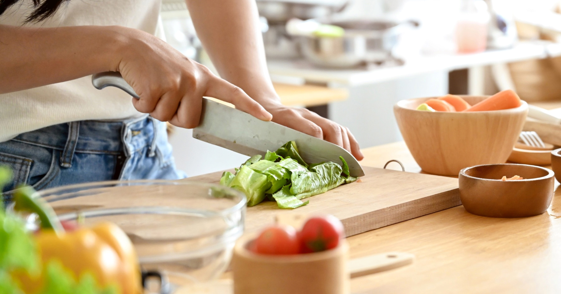 Drvena ili plastična daska za rezanje: Koja je najsigurniji izbor?
