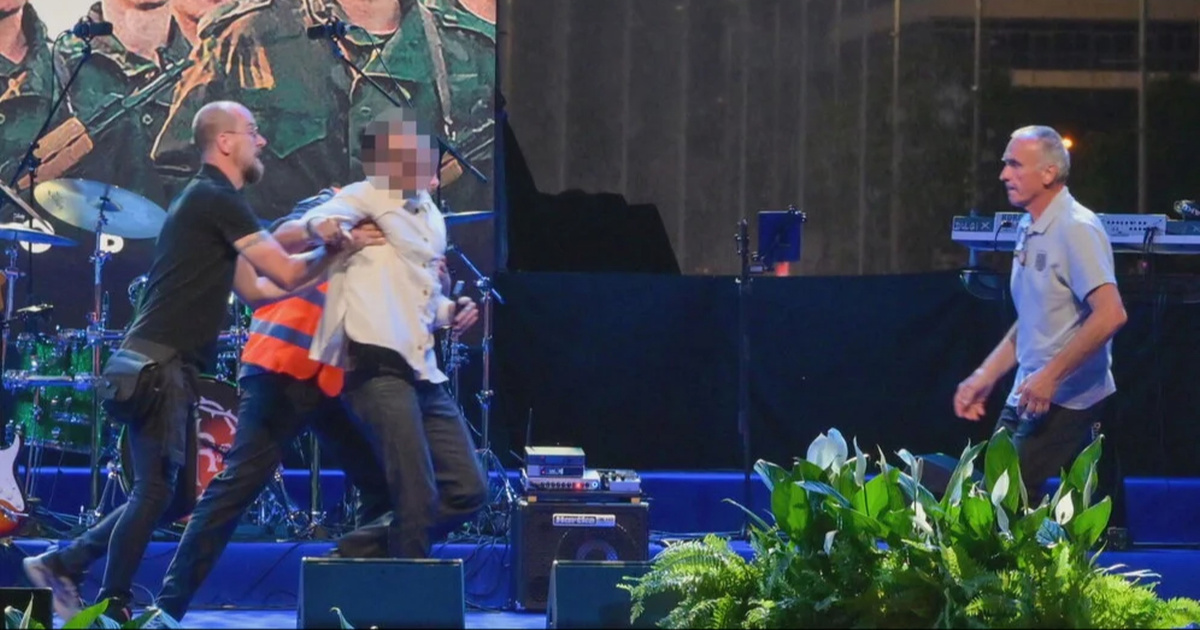 Amerikanac prekinuo koncert kod fontana, uhićen je. U prvom redu sjedio Plenković