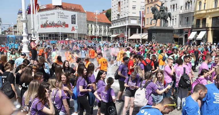 FOTO Pogledajte kako je izgledalo slavlje maturanata na Trgu bana Jelačića