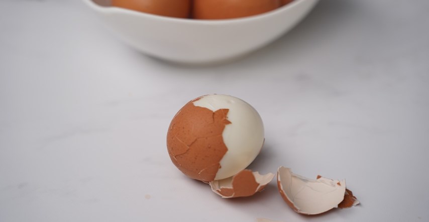 Uz ovaj jednostavni postupak guljenje jaja nikada nije bilo brže i lakše