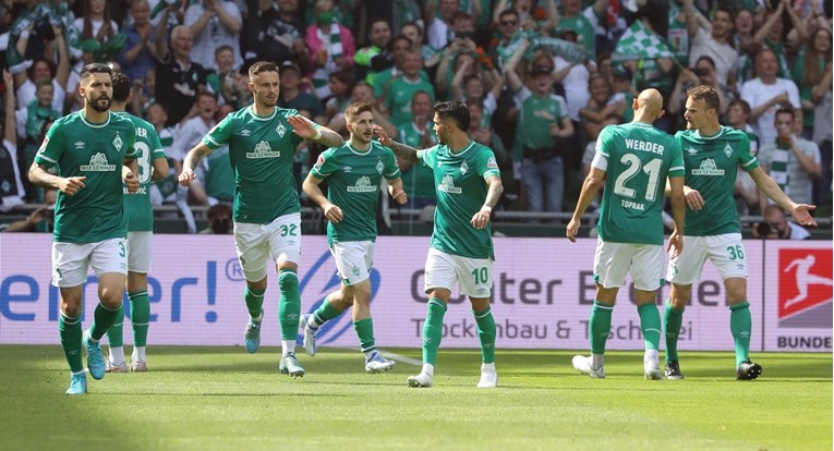 Schalke i Werder se vratili u Bundesligu, HSV u play-offu ide na Herthu