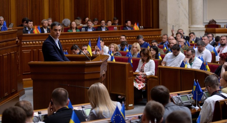 Španjolski premijer u Kijevu: Pomagat ćemo Ukrajini dok se mir ne vrati u Europu