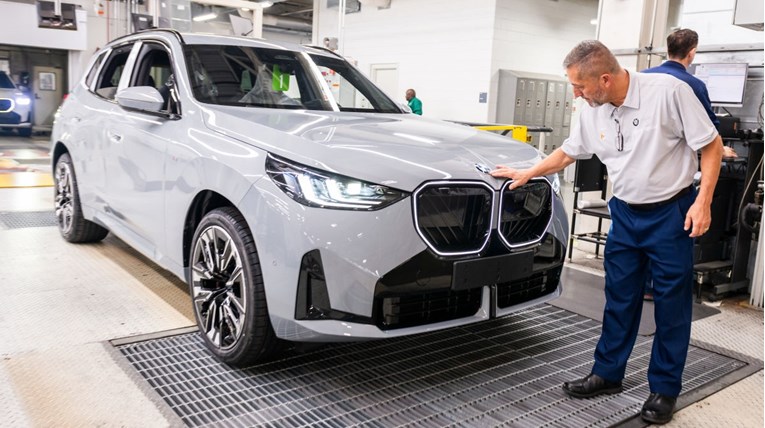 BMW je prodao gotovo 100.000 vozila više od Mercedesa. I to samo kroz proljeće