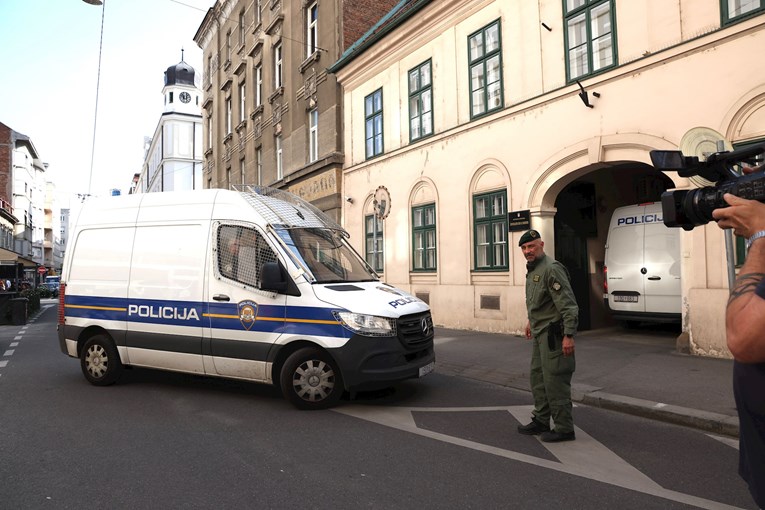 VIDEO I FOTO Osumnjičene za ubojstvo para specijalci naoružani puškama pratili na sud