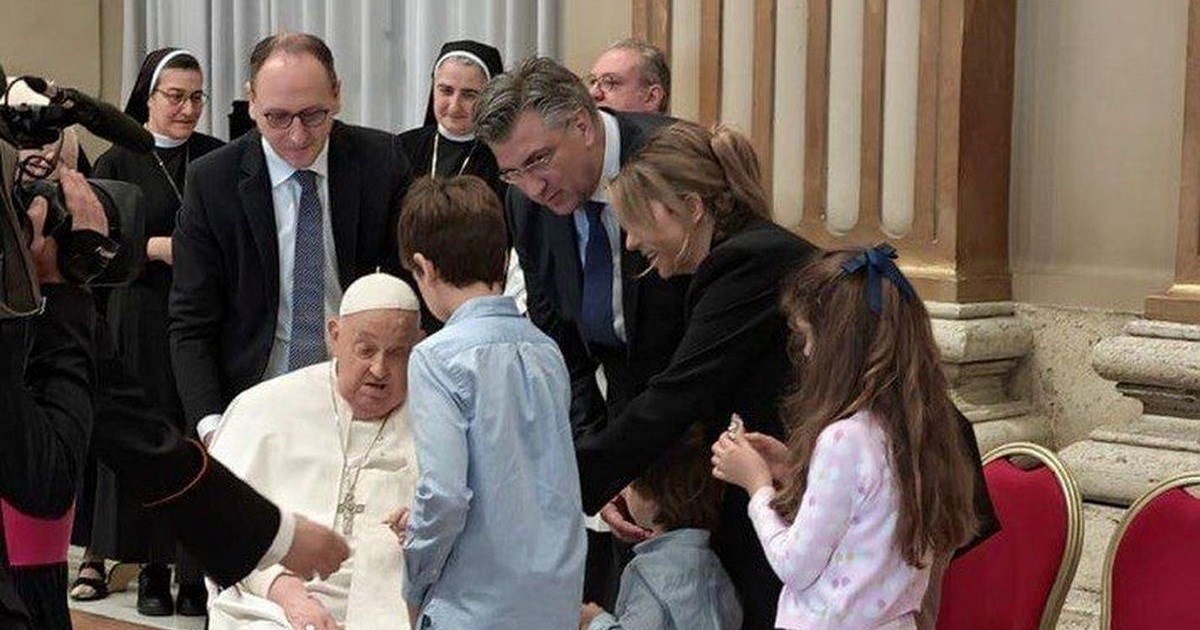 Papu Franju je među zadnjima posjetio Plenković, a papu Ivana Pavla II. Sanader