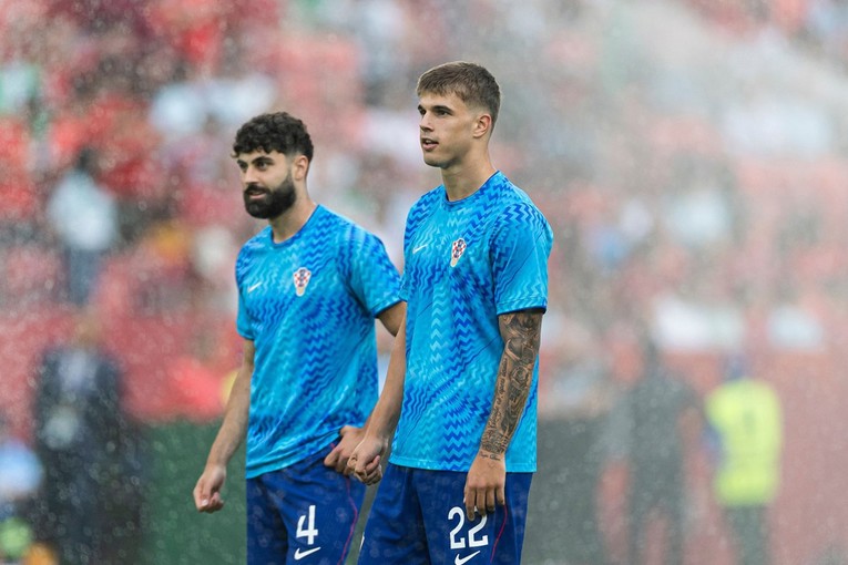 Smiješi se hrvatski derbi u engleskom Liga kupu