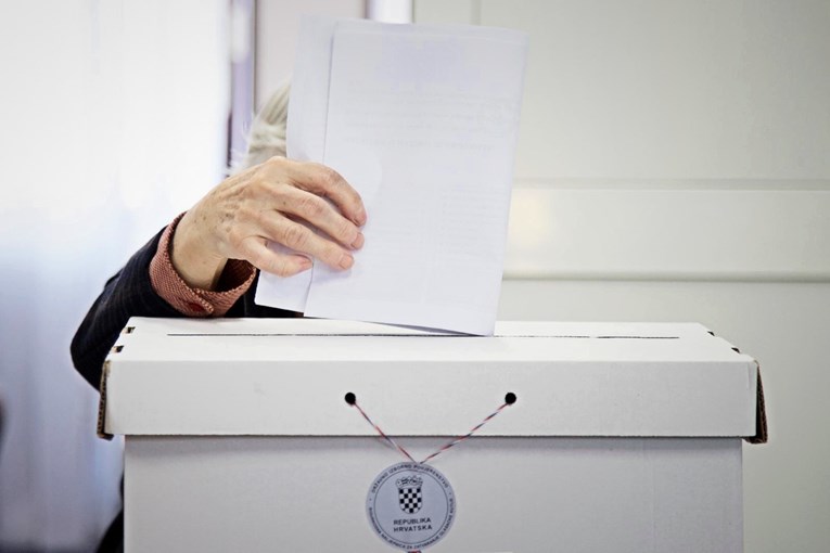 Pred nama su najvažniji izbori. Zaboravite stranke, bitna su imena i prezimena