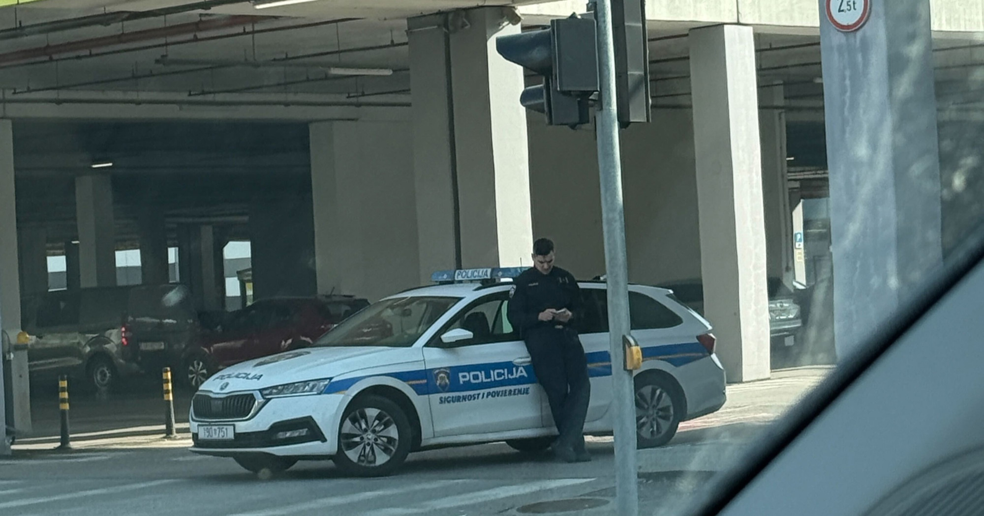 Evakuirana tri shopping centra u Zagrebu, stigla dojava o bombama