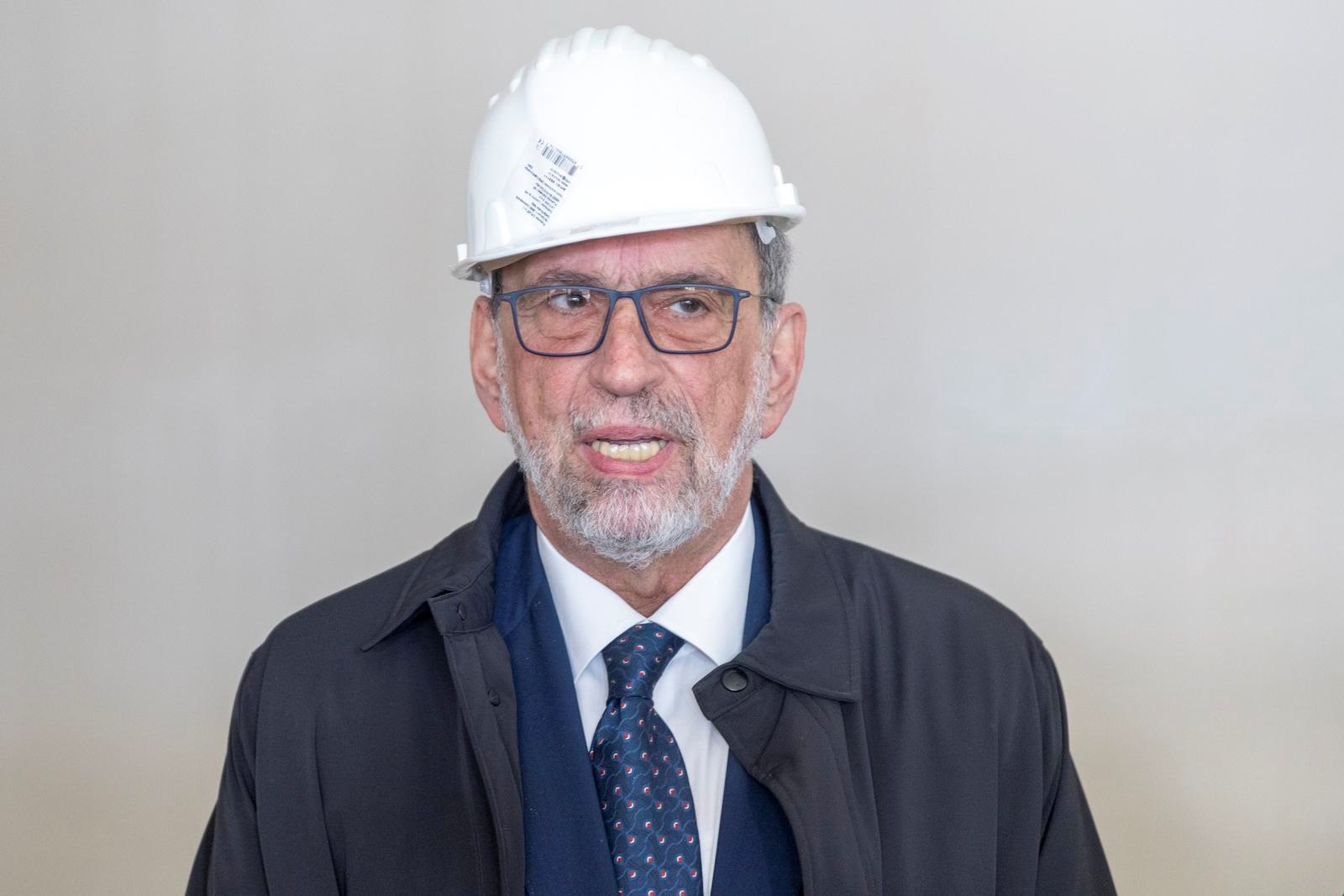 Fuchs: Učenik u prosjeku iz škole izostane oko 90 sati godišnje