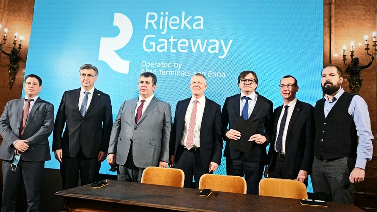 U Rijeci potpisan koncesijski ugovor za kontejnerski terminal težak 20 mlrd. kuna