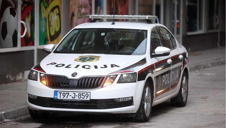 Maloljetnici u Sarajevu napadali i pljačkali starije. Umrla jedna napadnuta osoba