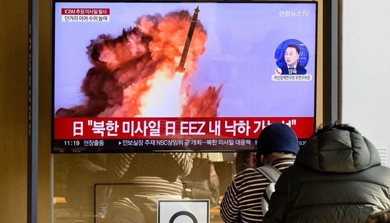 Sjeverna Koreja ispalila novi interkontinentalni balistički projektil, pao kod Japana