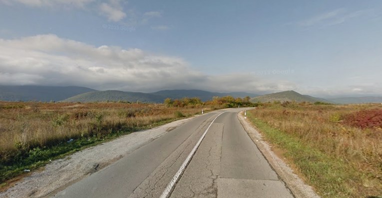 Vozač poginuo u sudaru s tegljačem na Plitvičkoj cesti
