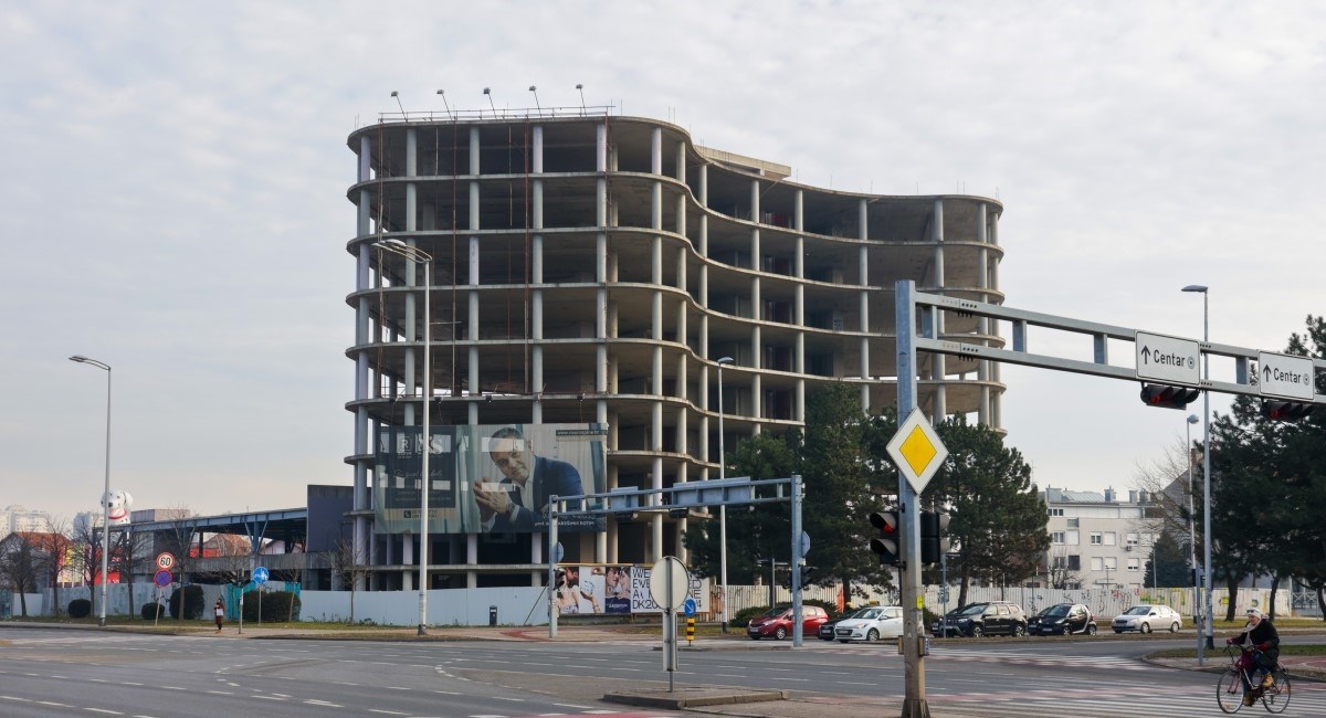 FOTO Ovo ruglo godinama stoji na atraktivnoj lokaciji u Zagrebu