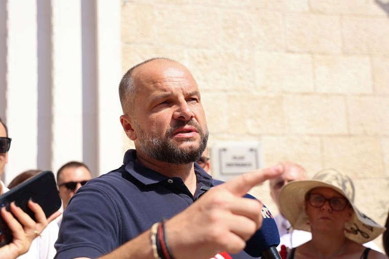 Hajdaš Dončić: Pozivam sve, bez obzira na svjetonazor, da se oko Gospića ne dijelimo