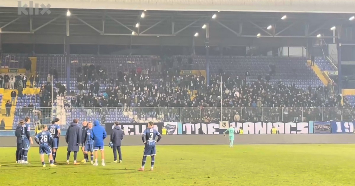 Navijači Željezničara tražili igrače da skinu dresove. Pogledajte što se dogodilo