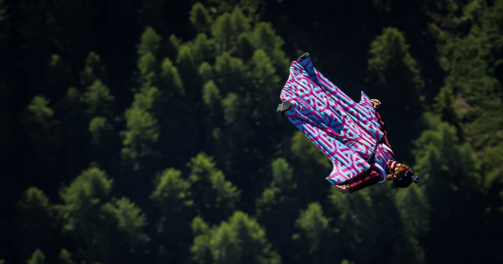 Njemački wingsuit pilot poginuo u nesreći u Švicarskoj