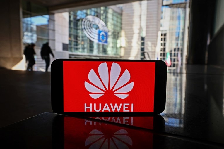 Uhićenja u Bruxellesu zbog korupcijskog skandala. Navodno se pogodovalo Huaweiju