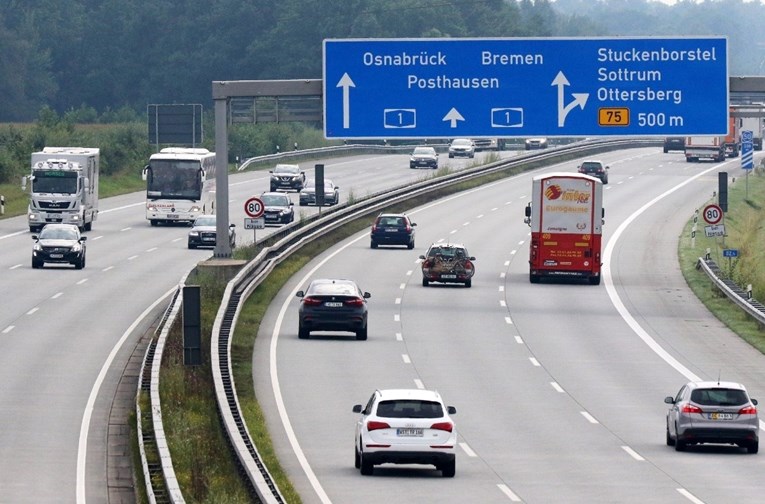 U Njemačkoj pozivaju vozače na štednju: Smanjite brzinu i vozite manje